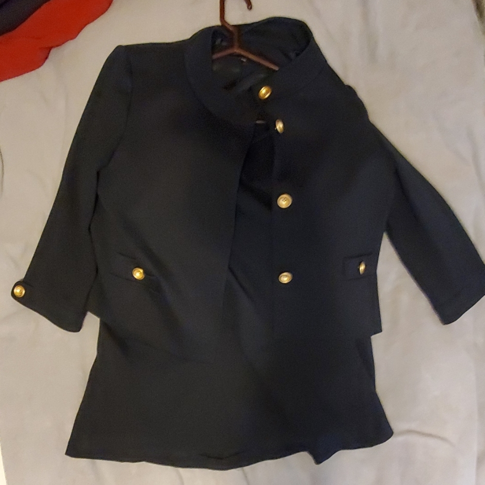 Skirt suit